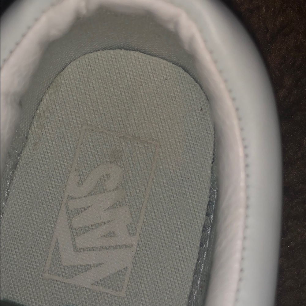 Vans - Picture 3 of 3